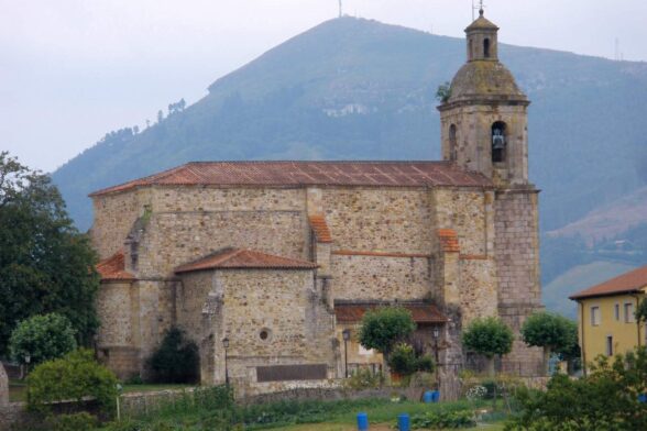 Photo de la ville de Colindres en Espagne. - Agrandir l'image, fenêtre modale