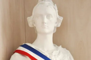 Photo du buste de la Marianne