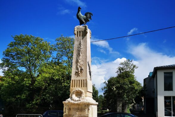 Photo du monument aux morts du Haillan - Agrandir l'image, fenêtre modale