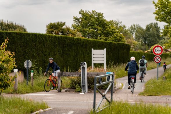 Photo de personnes sur la piste cyclable - Agrandir l'image, fenêtre modale