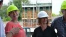 Une visite de chantier s'est déroulée sur le site le 3 juillet, en présence des deux maires Christine Bost (Eysines) et Andrea Kiss (Le Haillan). © Ville_Eysines - JPEG - 314.5 ko
